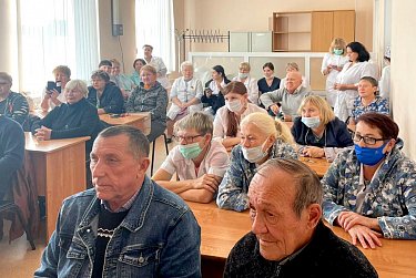 Парламентарии вручили благодарности врачам